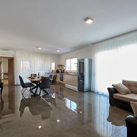 Seaside With A Swimming Pool Arbanija, Ciovo - 24254 شقة تروغير