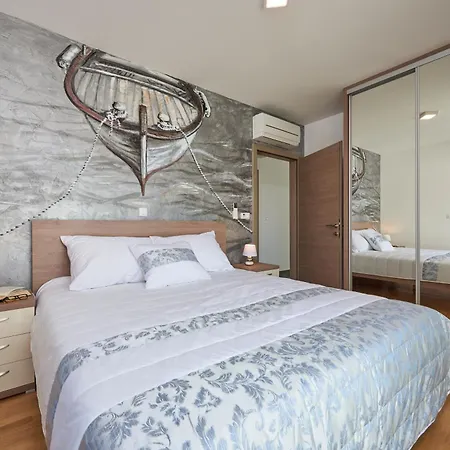 Seaside With A Swimming Pool Arbanija, Ciovo - 24254 شقة *